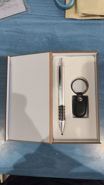 Set regalo (boligrafo+llavero)