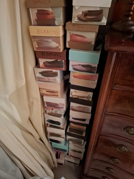 Lote de 40 pares de zapatos del número 37