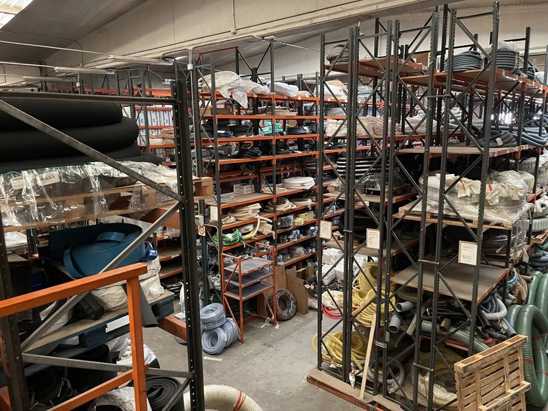 Lote de material de mantenimiento industrial